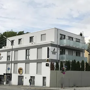 Sahara Falcon 3*, München Deutschland