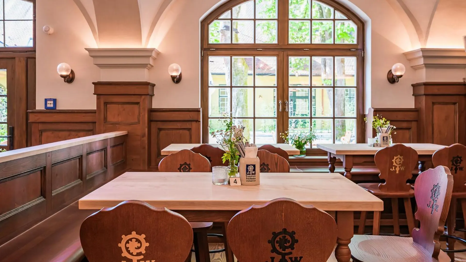 Augustiner Gutshof Menterschwaige Hotel Munich Germany
